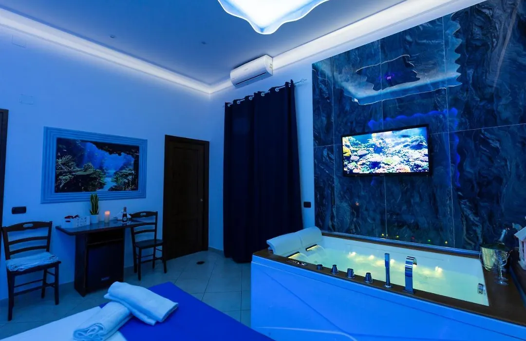 Pompei Luxury Rooms-1